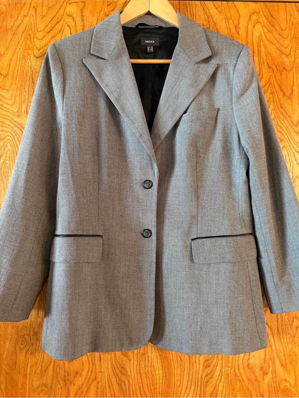 Mexx Women's Gray Two-Button Tailored Blazer